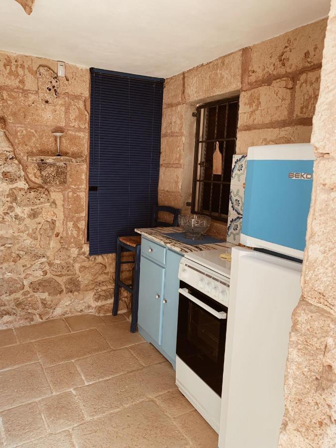 Trullo Contrada Stracca Guest House อัลลิสเต ภายนอก รูปภาพ