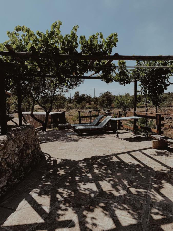 Trullo Contrada Stracca Guest House อัลลิสเต ภายนอก รูปภาพ