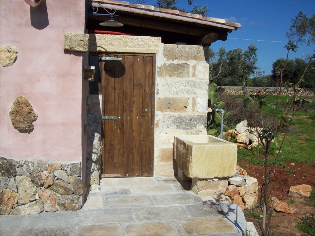 Trullo Contrada Stracca Guest House อัลลิสเต ภายนอก รูปภาพ