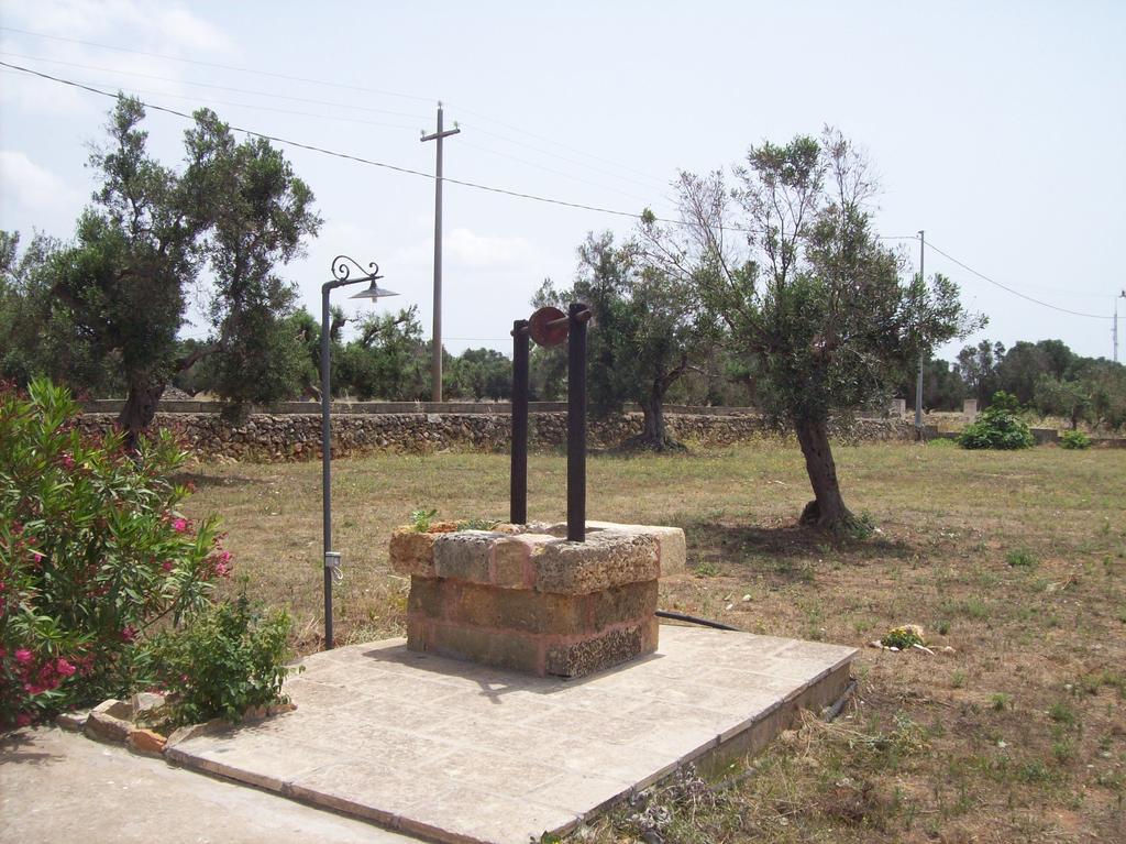 Trullo Contrada Stracca Guest House อัลลิสเต ภายนอก รูปภาพ
