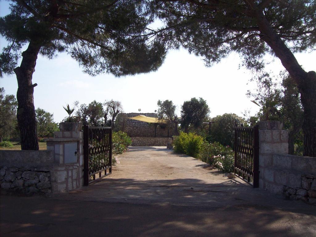 Trullo Contrada Stracca Guest House อัลลิสเต ภายนอก รูปภาพ