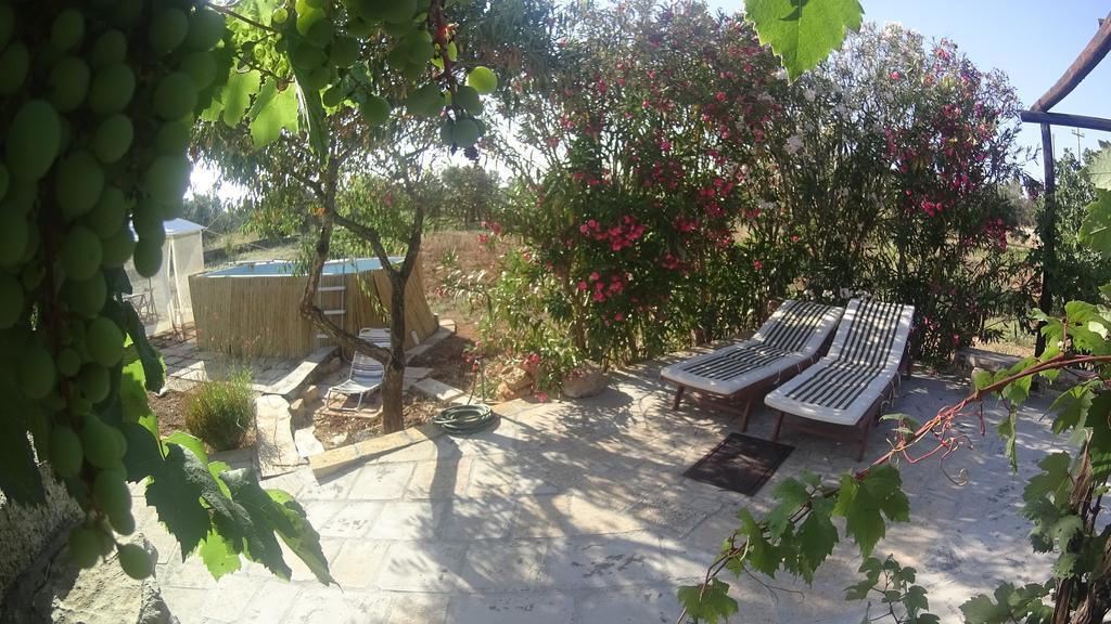 Trullo Contrada Stracca Guest House อัลลิสเต ภายนอก รูปภาพ