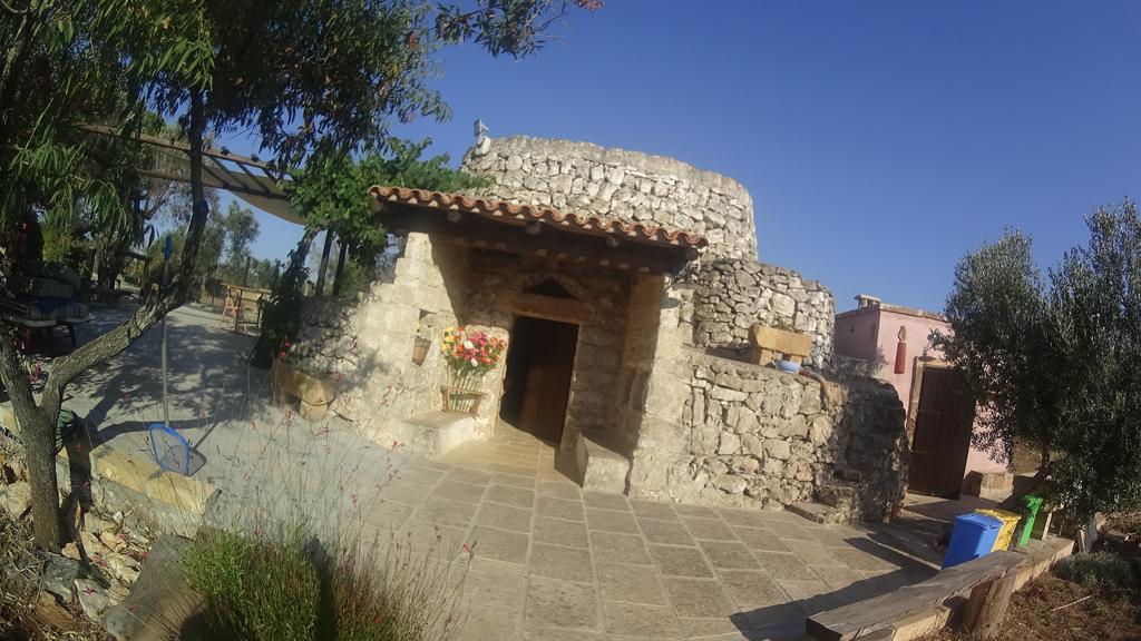 Trullo Contrada Stracca Guest House อัลลิสเต ภายนอก รูปภาพ